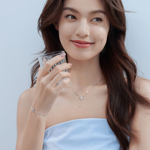 Lukfook Jewelry Platinum Necklace Butterfly Shadow Platinum 950 Crushed Ice Butterfly Necklace Price Approximately 3.90g