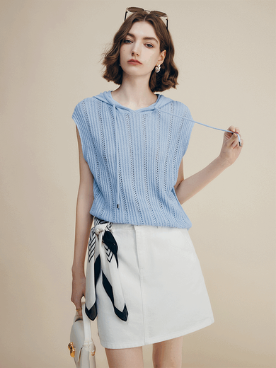 Famanxuan (Famanxuan) Blue Sweater de chaleco sin mangas con capucha para mujeres 2025 Summer Nueva pieza de perlas en plurillo Hollow Top Top Night Star Palabra todo tamaños