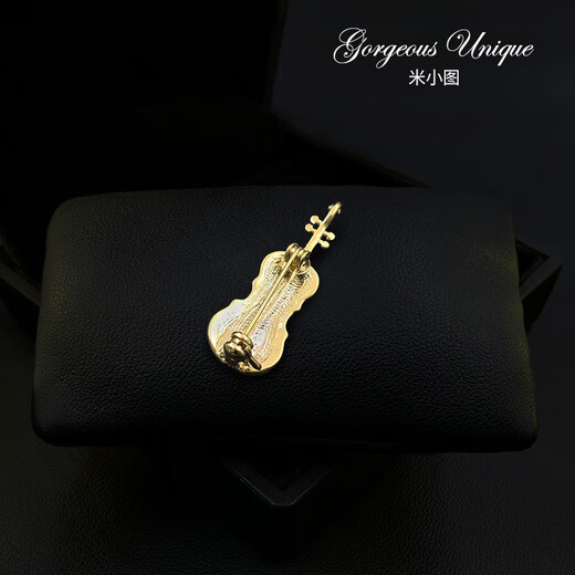 QUAMER Exquisite Violin Brooch High-end Fashion Corsage Pin Suit Accessories 2025 Main Image Color