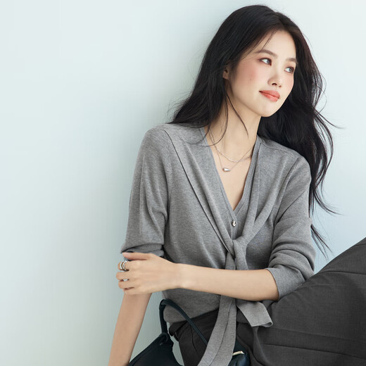 伊芙丽桑蚕丝羊毛韩系披肩宽松减龄少女感针织衫女2025秋季新款 灰色 L