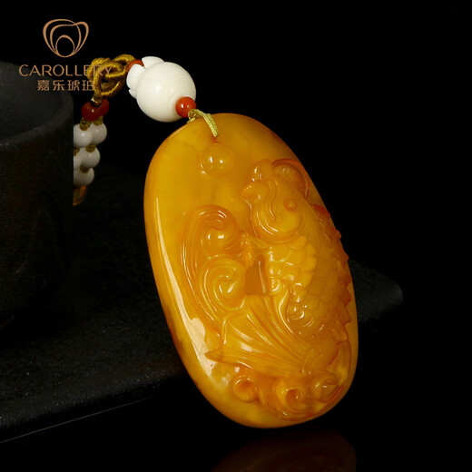 Carol amber chicken fat yellow beeswax pendant for men and women old beeswax carved fish pendant natural oxidized amber pendant