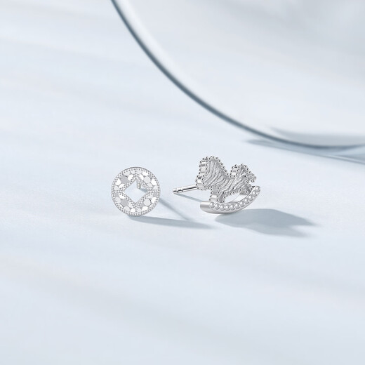 Chao Acer, get rich immediately, zodiac platinum earrings pt950 earrings, year of the horse, animal year gift, price: one pair, labor cost 230 yuan, 2.1 grams
