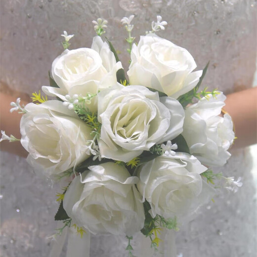 Miao Yijia holds flowers in hand to receive certificate, simulated flowers, photo props, wedding bouquet, proposal, engagement bride, white rose fake flower, white rose hand held bouquet 20*20cm