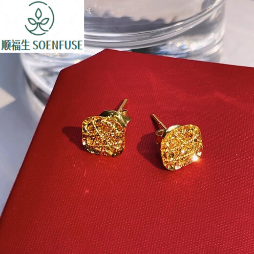 Shunfusheng SOENFUSE new sparkling sugar cube earrings gold brushed flower earrings 999 gold fashionable earrings for your girlfriend brushed small sugar cube earrings (large style)