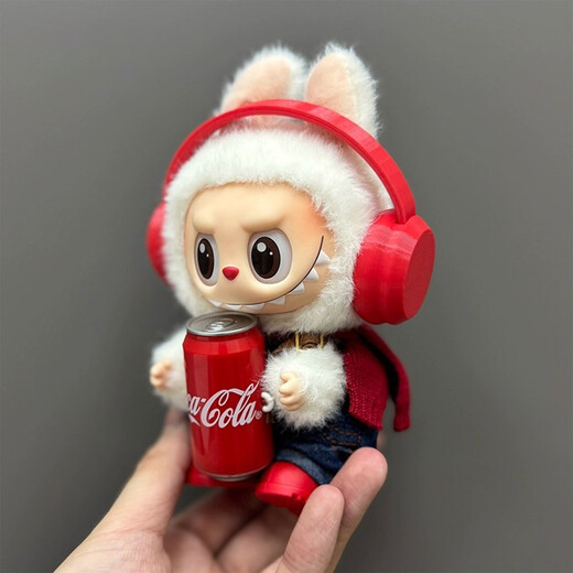 labubu可乐娃衣套装耳机一二三代搪胶公仔特摇拉布布坐背带裤 红耳机+SPORT背带裤+红短靴3件 仅出售娃衣不含娃娃哦
