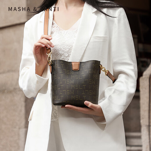 马莎兰缇（MashaLanti）水桶包包女式2025新款通勤斜挎包复古单肩包妈妈包潮 啡配茶【礼贈甄选-实用高级感】