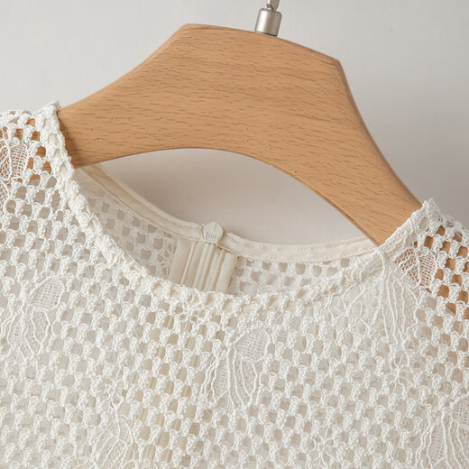 
Late white 2025 summer simple temperament cotton blouse short sleeve hollow print design sense irregular hem T-shirt for women off-white M