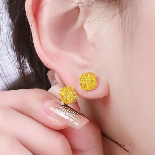 UHFQ Old Phoenix 999 gold pure gold sugar cube earrings 5G hard gold simple and elegant filigree earrings for your girlfriend 0.11g sugar cube earrings/pair + exquisite gift box