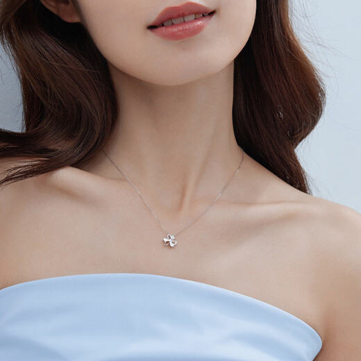 Lukfook Jewelry Platinum Necklace Platinum 950 Clover Heart Shape Chain Price G07TBPN0027 Approximately 2.22 grams