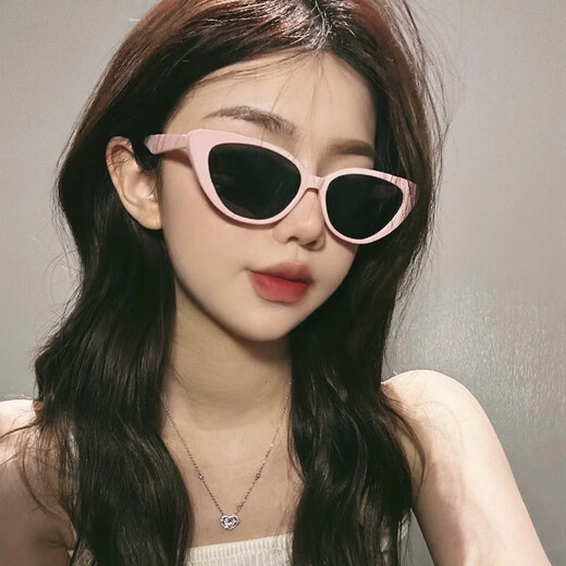 欧美同款太阳镜女2025年时尚潮流百搭显脸小墨镜高级感猫眼墨镜 白色眼镜包