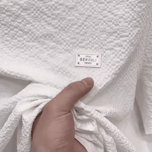 Playboy (Playboy) 2025 Neues T-Shirt für Männer im Sommer leichter Luxus vielseitiger runder Hals Cooler hochwertiger trendiger halbärmeliger Eisseide-Hemd 1105 Weiße leichte Luxus-Textur 4xl 185-205jin [Jin gleich 0,5 kg]