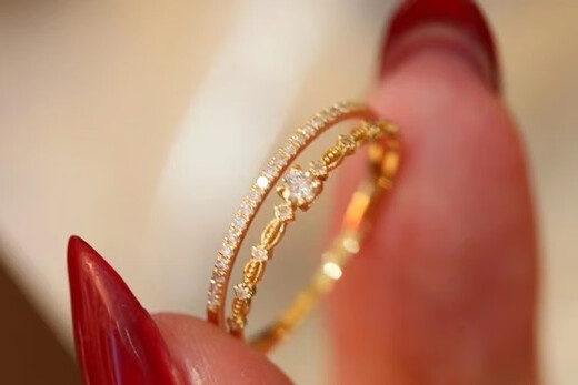 Chili Jewelry Exhibition 18K gold diamond 15 points double row diamond ring with a fairy-like and girlish feeling. No grading below 20 points. No grading below 20 points 15 points.