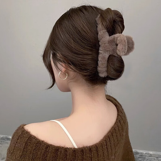 Demina Plush Grip Clip, High-end Winter Hair Clip for Girls, Sand Shark Clip on the Back of the Head, Multi-volume Hair Clip, Hair Clip, Plush Dark Coffee (11CM)