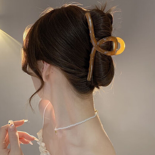 Extra Large Jelly Color Clip for Women Acrylic Shark Clip Summer Temperament Simple Back of Head Hair Clip for Women Extra Large Jelly Clip 1 Random TS150