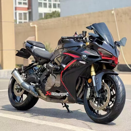 Second-Hand New Qianjiang QJ Rennen 600 Vierzylinder wassergekühltes schweres Motorrad mit großer Straßen-Sportwagen-Party Rennen Frühlingsbrise 675SR Motorrad rot