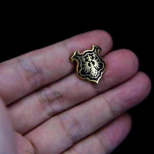Cijia Brooch Men's Brooch Brooch Gold plaqué Maya Shield Gold Retro Forme Silver Coll Brooch Brooch Femmes Gold plaqué Maya Shield Broche + Couvercle de bouffée de manchette