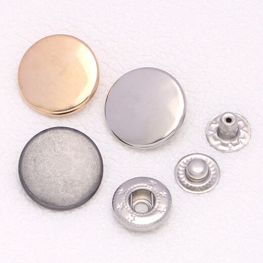 Seamless Metal Quad-Knopf-Windbreaker-Kleiderdekoration Zubehör Mutter-in-Schwiegermutter Decktaste Automatische Taste Neue Runde Snaptast