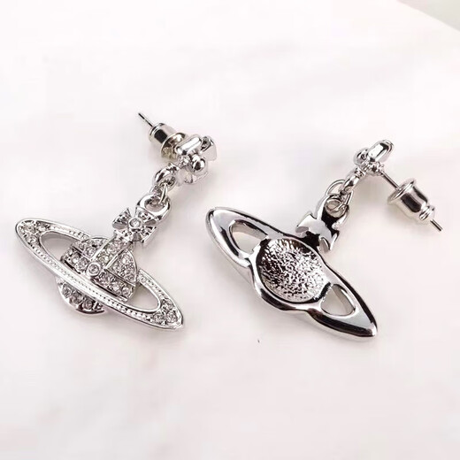 Vivienne Westwood (Vivienne Westwood) Queen Mother West Flagship Authentic Earrings Hollow Design Earrings High-end Trendy Brand Earrings Light Luxurious Earrings Birthday Gift Silver