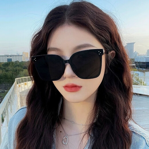 
Sunglasses, big face, big frame, big frame, sunglasses, summer sun protection, versatile driving style, star style, black frame, three-point style