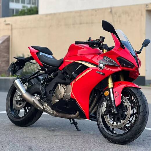 Second-Hand New Qianjiang QJ Rennen 600 Vierzylinder wassergekühltes schweres Motorrad mit großer Straßen-Sportwagen-Party Rennen Frühlingsbrise 675SR Motorrad rot