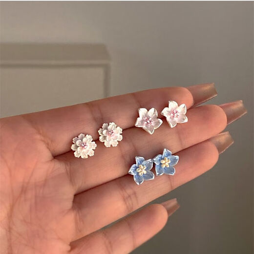 Plum style small fresh summer sweet camellia earrings girl heart forest small simple temperament earrings resin ear jewelry camellia earrings three pairs