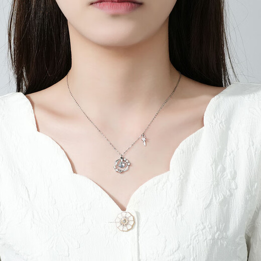 Lao Fengxiang S925 silver necklace for women 2025 new high-end light luxury pendant birthday gift for girls and practical for girlfriends Wish Meteor Moonstone Necklace + Brand Gift Box