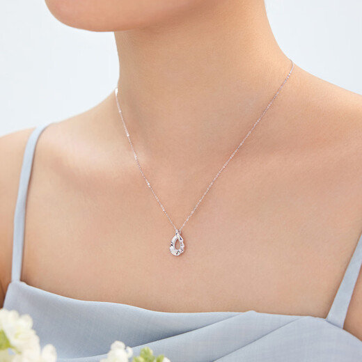 Lukfook Jewelry Platinum Necklace Platinum 950 Hollow Water Drop Necklace Price EFPTBN0006 Approximately 3.09 grams