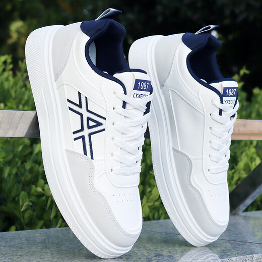 Herren Sommer Neue vielseitige Männer Sports-Freizeitschuhe Koreanische Version wasserdichte Verschleiß-resistenter Schüler Trendy White Schuhe Männer Ke 9905 Weiß und Schwarz 38