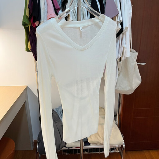 Ran Yilan's same style summer hollow sunscreen long-sleeved T-shirt for women early autumn new V-neck slim leaky back thin bottoming shirt top 7371 Gray S