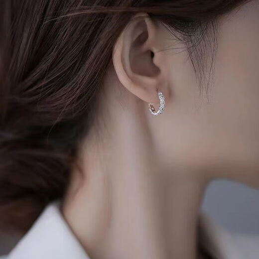 RSRDDY sterling silver 9999 silver earrings new anti-allergic earrings niche ins pure silver temperament ear buckle earrings sterling silver daisy earrings Lao Fengxiang's same style 4.56g (sterling silver pair)