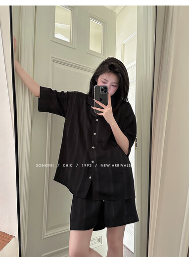 Le même pyjamas sur la glace et la soie de neige de Yilan pour les femmes dans un style coréen d'été, shorts mignons à rayures haut de gamme Suit en soie de glace à la maison # YX-9214 M 75-98Jin [Jin est égal à 0,5 kg]