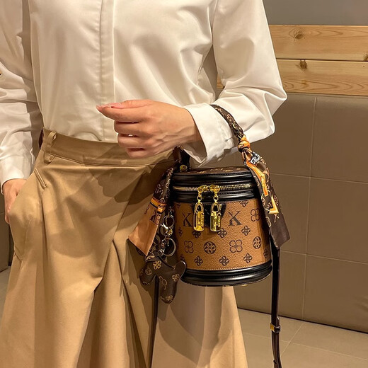 ESDS香港品牌包包女包2025新款轻奢复古法棍水桶包单肩斜挎时尚小圆包 大号NK/拼色（专柜礼盒套装）