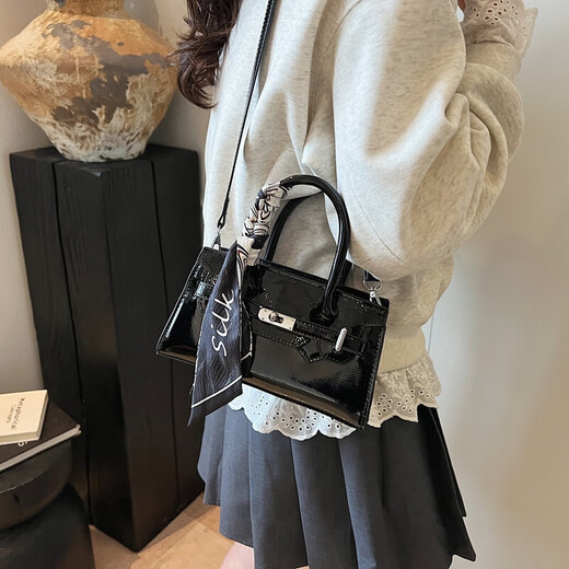 超火小众手提包包女2025新款春夏季小清新单肩包高级感洋气斜挎包 黑色