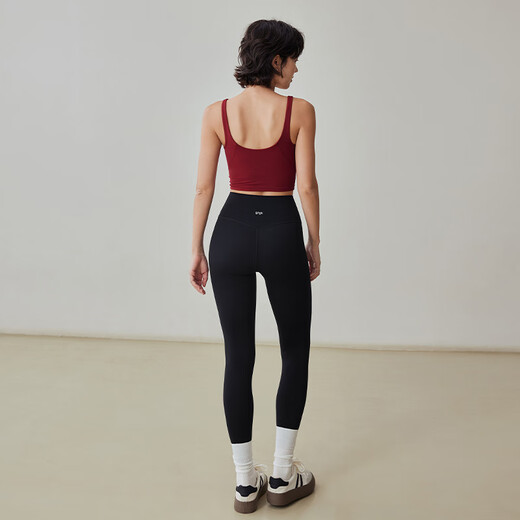 Gigt sports bra for women that can be worn outside to cover the auxiliary breasts, shock-proof yoga vest, Pilates training clothes, Angora red L