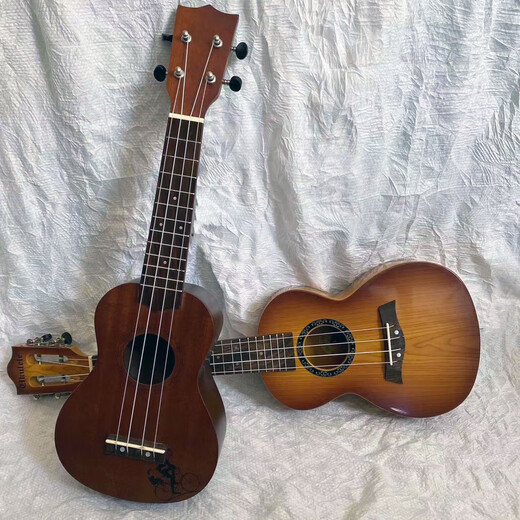 Yamaha Ukulele 2123 pulgadas Instrumento de guitarra pequeño de nivel de entrada para principiantes para estudiantes y juguetes de música de madera para adultos para niños 21 pulgadas de madera de caoba 55+ Bolsa de piano