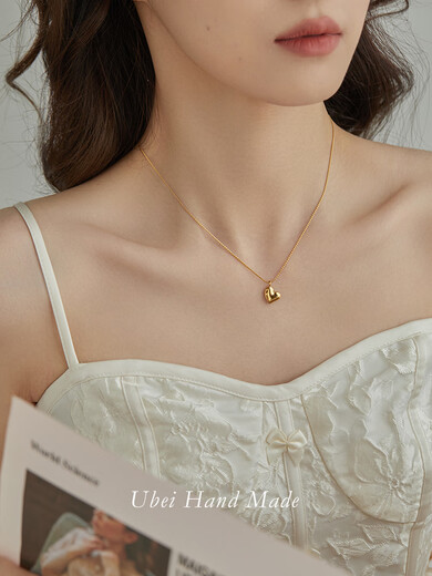 Chi Li Youbei's hand-made girl's love pendant necklace is a light luxury niche 18k gold-plated clavicle necklace Japanese and Korean style picture necklace
