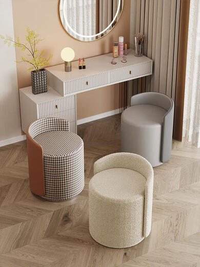Tian Miaomiao Nordic makeup stool Internet celebrity dressing chair light luxury dressing table stool bedroom makeup chair living room round low stool manicure stool white cream style sherpa white
