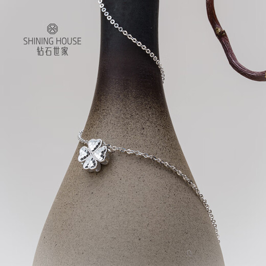 Diamond Family PT950 platinum necklace Four-leaf clover platinum necklace platinum clavicle chain classic holiday gift platinum four-leaf clover necklace about 4.87g