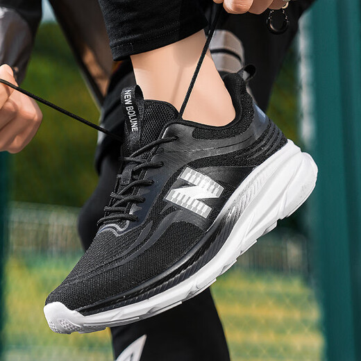 Chaussures masculines authentiques New Balance en été polyvalente en maille respirante chaussures de course pour femmes 698 Série Sports et loisirs pour améliorer les chaussures papa noir et blanc 41 (255 mm)