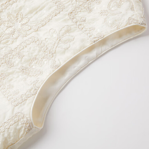 Xiangying New Chinese Style National Style Vest Women's 2026 Spring New Round Neck Vest Heavy Industry Embroidered Disc Button Stacking Top Lubai M 160/84A/95-110Jin Jin is equal to 0.5 kg