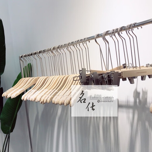 Corche de cintre à vêtements en bois attaché sans peinture en bois massif vêtements de vêtements de vêtements pour hommes et femmes affluer un pantalon en bois sans glissement.