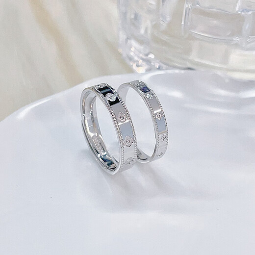 Laomiao platinum lucky four-leaf clover ring engagement ring ring Valentine's Day birthday gift about 8.92g