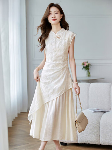 Nosskiss Luxury Luxury High Deaire Robe de style chinois pour femmes 2025 Été Nouvelle broderie haut de gamme modifiée Cheongsam Off-White M