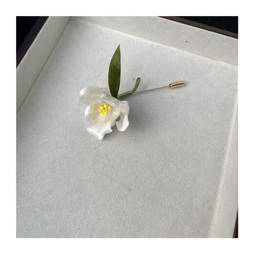 Shantou Lincun丨Handmade white rose丨Original design national style intangible cultural heritage velvet flower brooch for women high-end white rose brooch