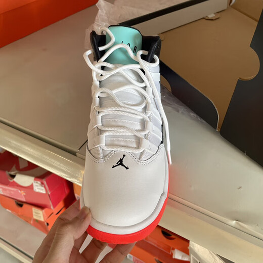 Nike (Nike) Chaussures décontractées Chaussures pour femmes Nouvelles chaussures de sport d'été Air Jordan Max Aura Xiaokang Basketball Shoes AQ9214-102 White Mandarin Duck 36