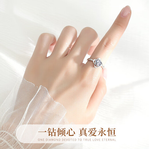 Lao Fengxiang four-leaf clover sterling silver ring women's proposal diamond ring wedding anniversary gift for girlfriend and wife anniversary nearby delivery / local warehouse * eternal four-leaf clover ring