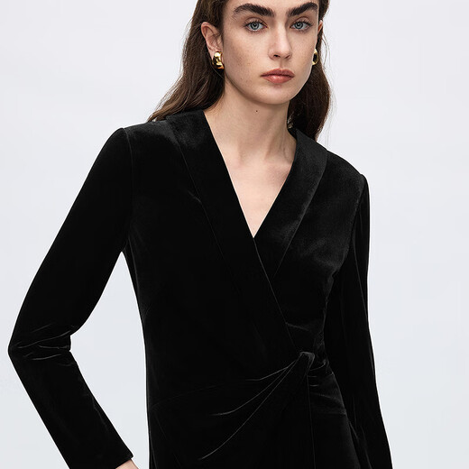 Langzi V-neck fishtail elegant velvet dress high-end workplace slim dress women 2025 winter new style black M