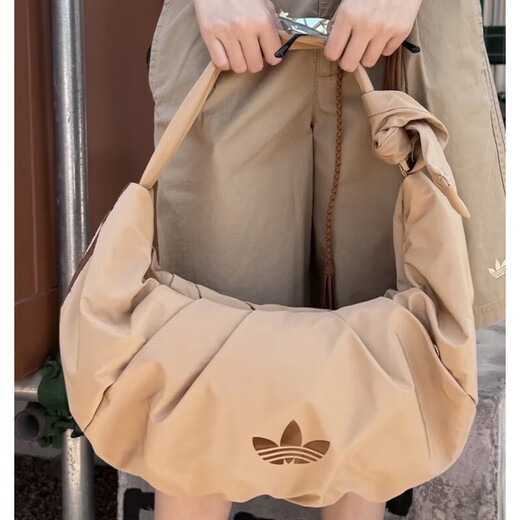 阿迪达斯 （adidas）三叶草女褶皱云朵包单肩斜挎牛角包休闲包 KA9267 KA9272 暖沙色KA9272(48x33cm) (正品)
