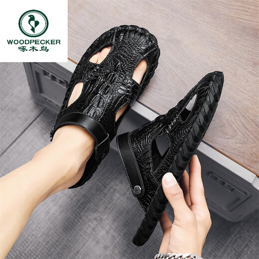 Woodpecker 2025 summer genuine leather men's bag-toe soft-soled sandals wear outside to drive beach business high-end casual sandals M9855 black waterproof and non-slip 38