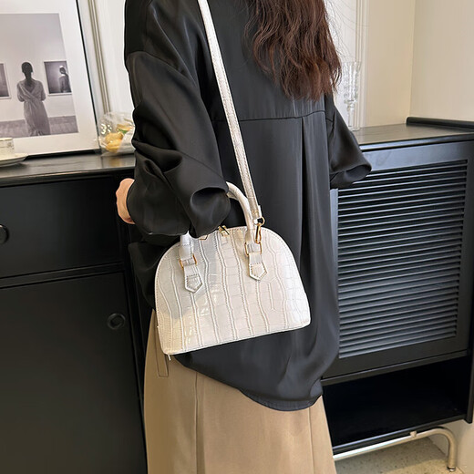Sac à main en pierre pour les femmes 2025 Nouveau sac de coquille polyvalent rétro de haute qualité sac à bandoulière à une épaule blanc